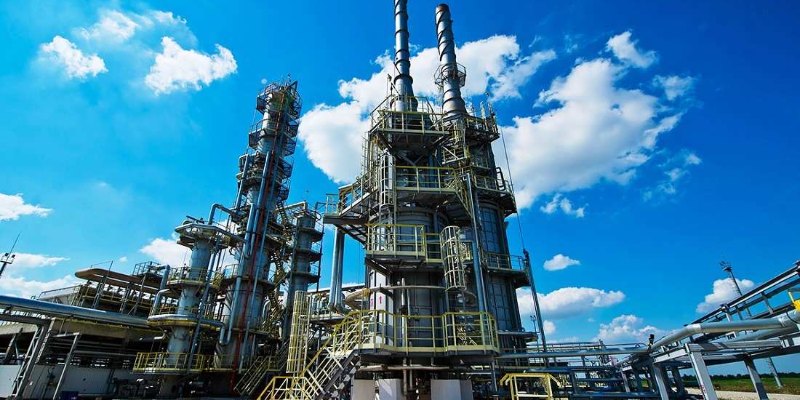Краснодарский НПЗ, резервуарный парк под темные и светлые нефтепродукты, Краснодарский край